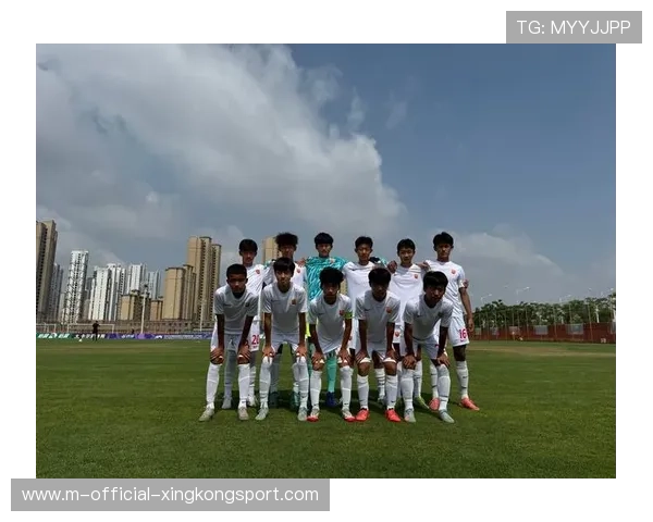 中国足球俱乐部推动足球产业链深度融合，中国职业足球俱乐部的经营内容