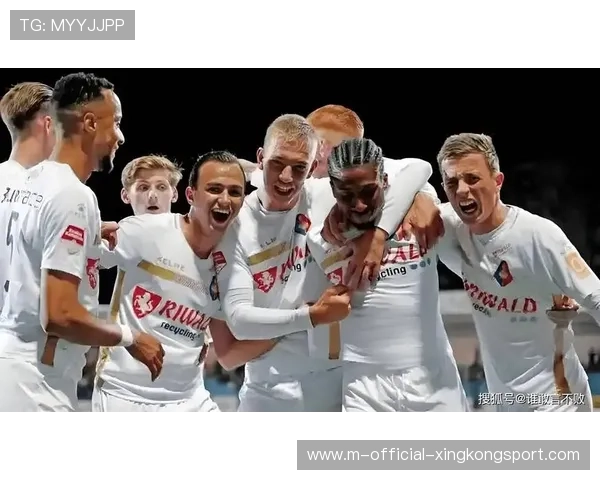 阿贾克斯继续领跑荷甲，冠军之争步入高潮，阿贾克斯在荷甲什么地位